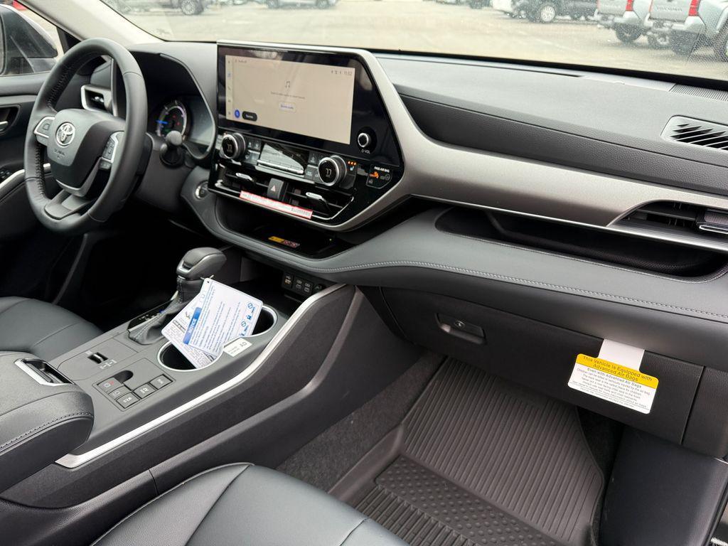 new 2026 Toyota Highlander Hybrid car, priced at $47,486