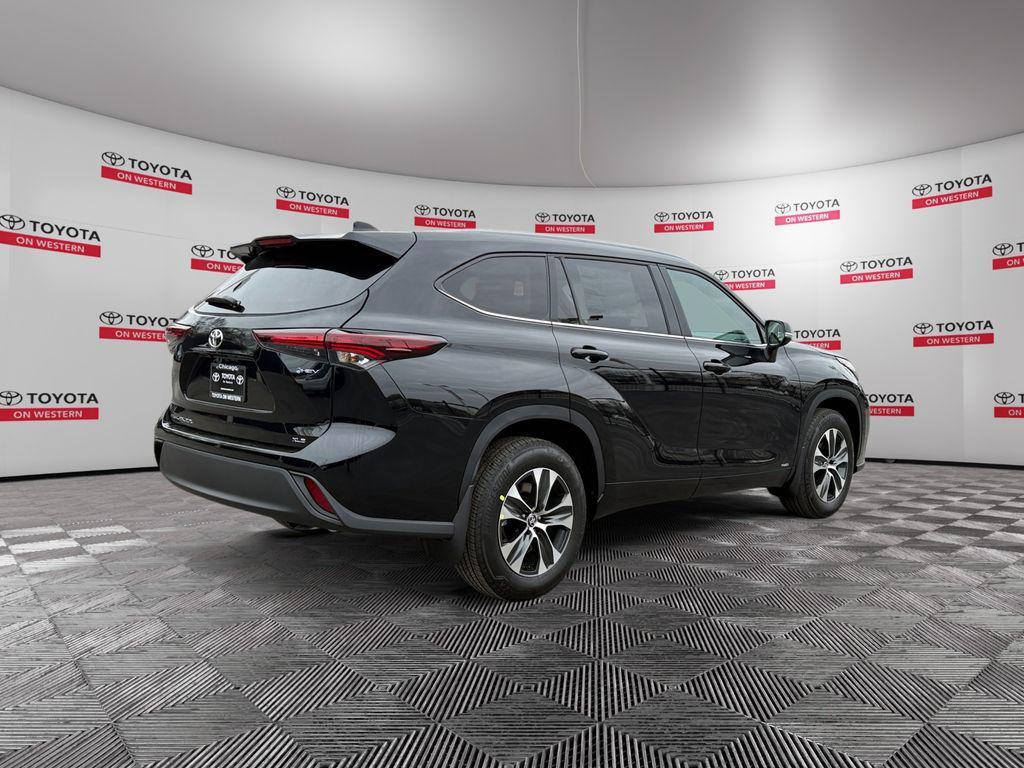 new 2026 Toyota Highlander Hybrid car, priced at $47,486