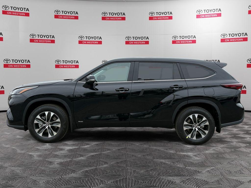new 2026 Toyota Highlander Hybrid car, priced at $47,486