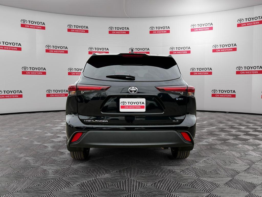 new 2026 Toyota Highlander Hybrid car, priced at $47,486