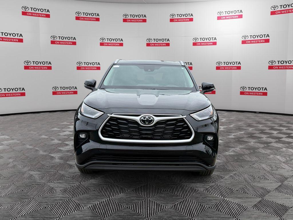 new 2026 Toyota Highlander Hybrid car, priced at $47,486