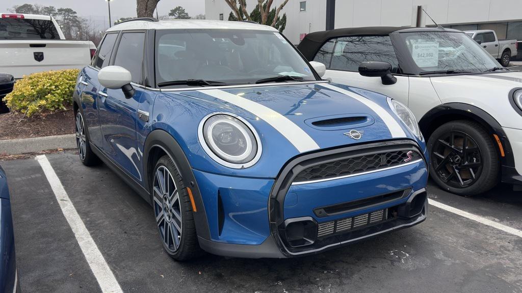 used 2024 MINI Hardtop car, priced at $25,490