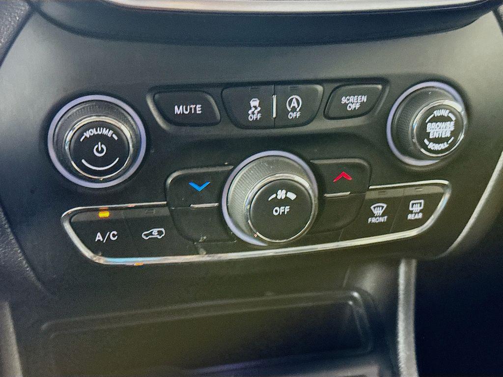 used 2019 Jeep Cherokee car, priced at $15,681