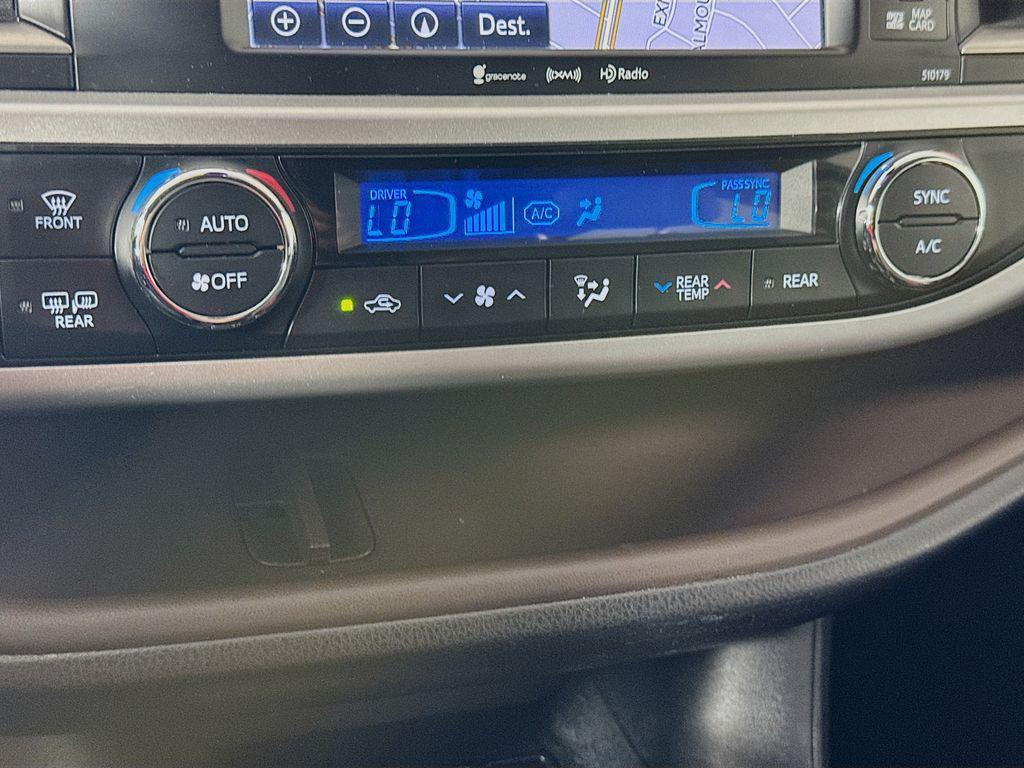 used 2018 Toyota Highlander car, priced at $22,725