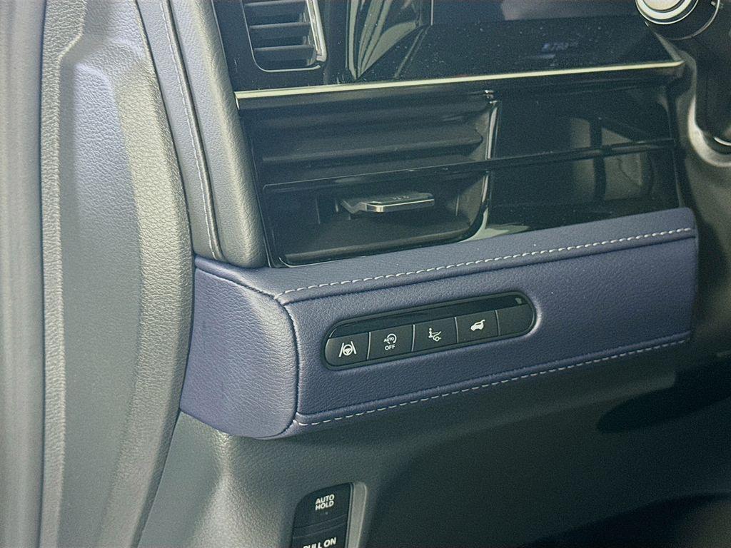 new 2026 INFINITI QX80 car, priced at $105,252