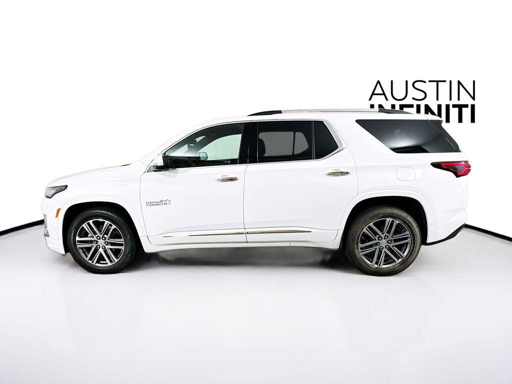 used 2022 Chevrolet Traverse car, priced at $27,981