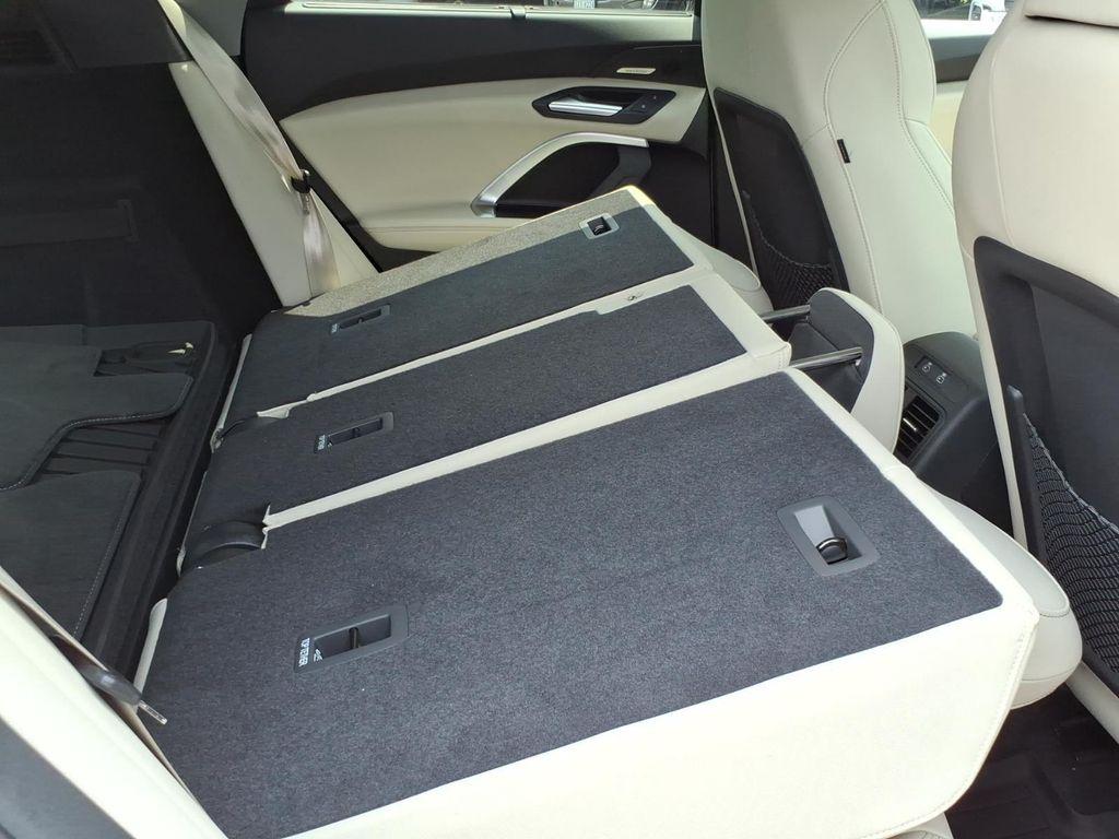 Audi Q5 view 28