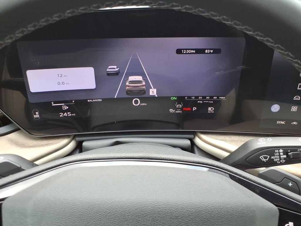 Audi Q5 view 14
