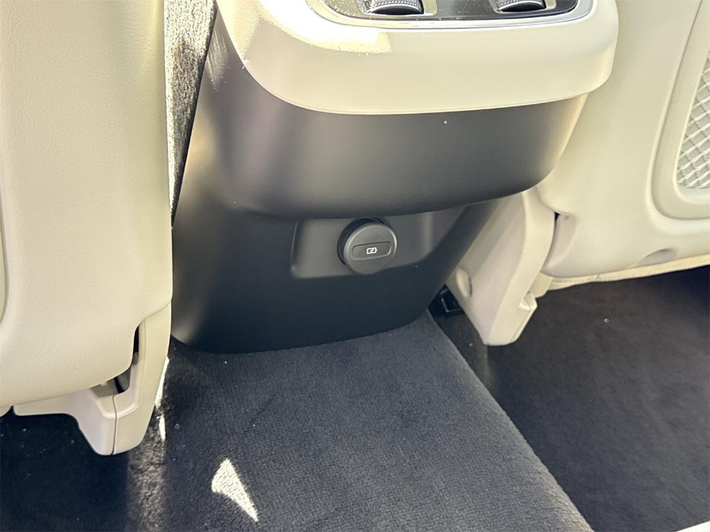 new 2026 Volvo XC60 car, priced at $64,055