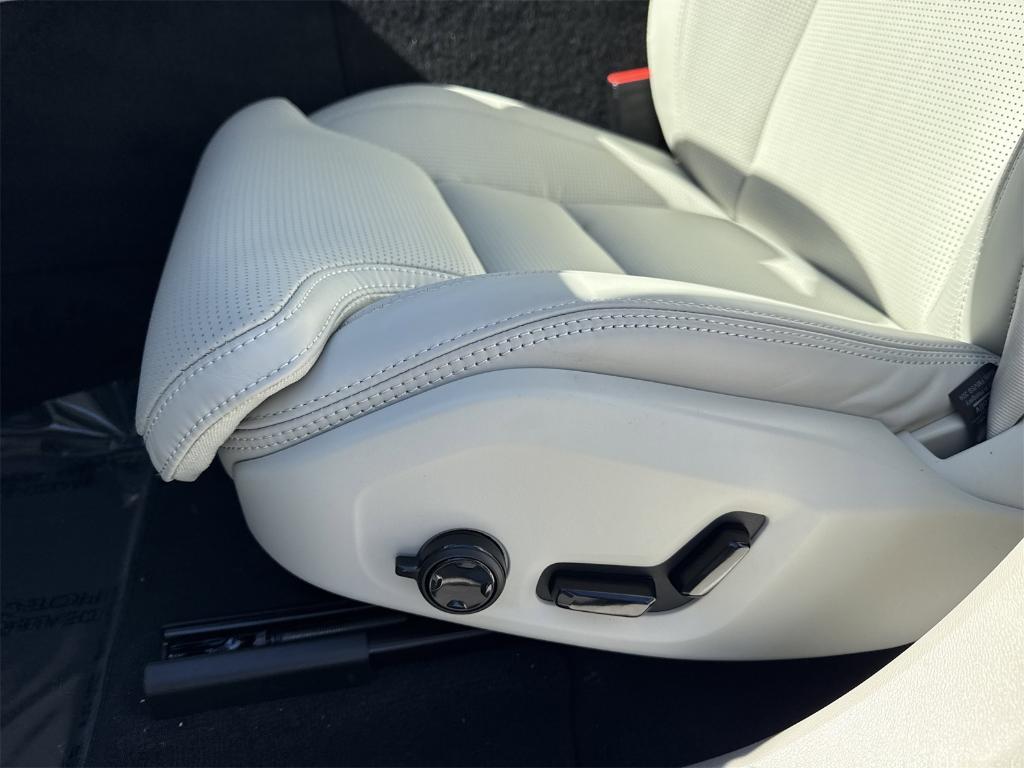 new 2026 Volvo XC60 car, priced at $64,055