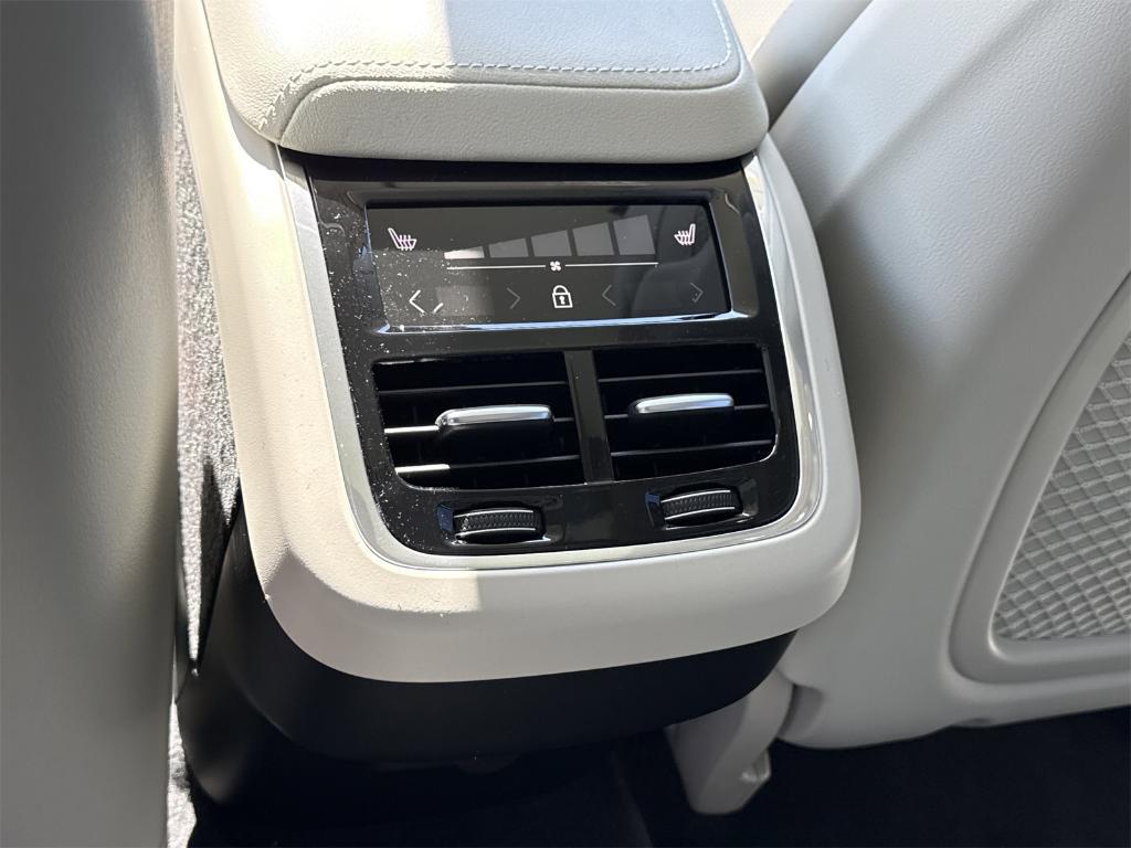 new 2026 Volvo XC60 car, priced at $64,055