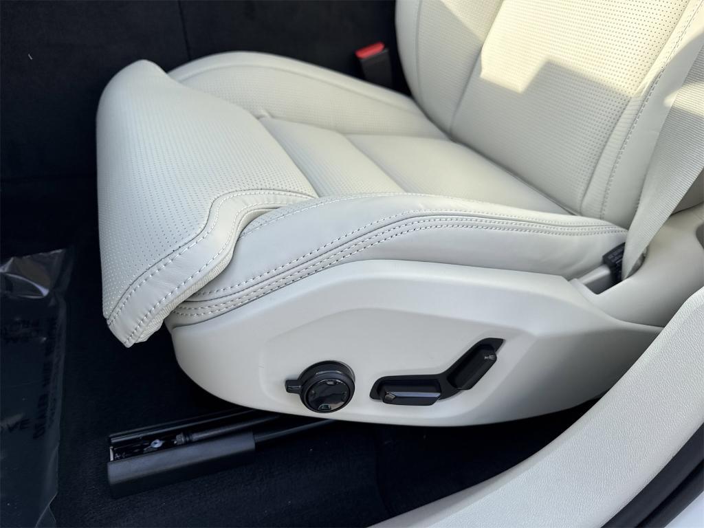 new 2026 Volvo XC60 car