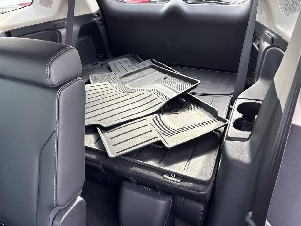 used 2025 Honda Pilot car, priced at $43,850