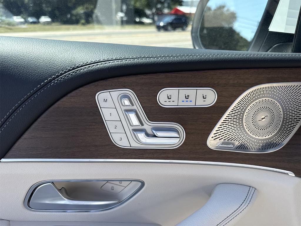 new 2026 Mercedes-Benz GLS 580 car, priced at $123,215