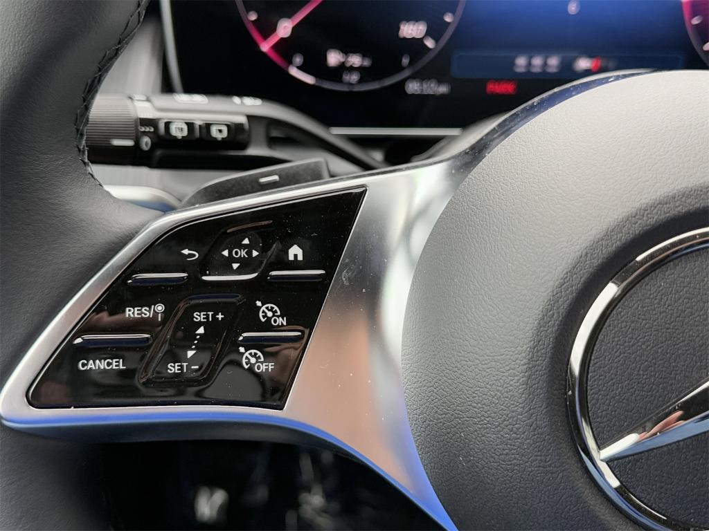 new 2025 Mercedes-Benz GLC 300 car