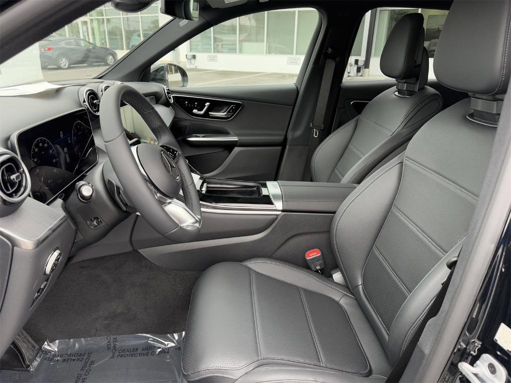 new 2025 Mercedes-Benz GLC 300 car