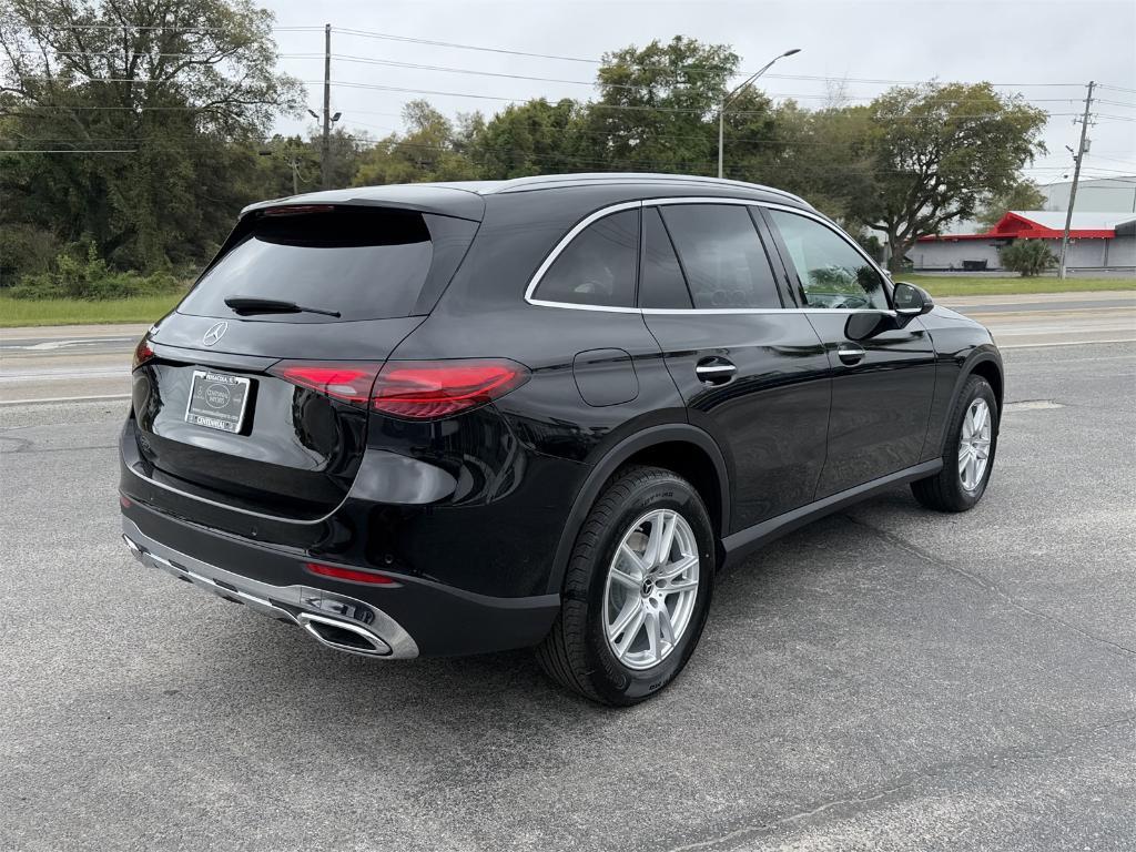 new 2025 Mercedes-Benz GLC 300 car