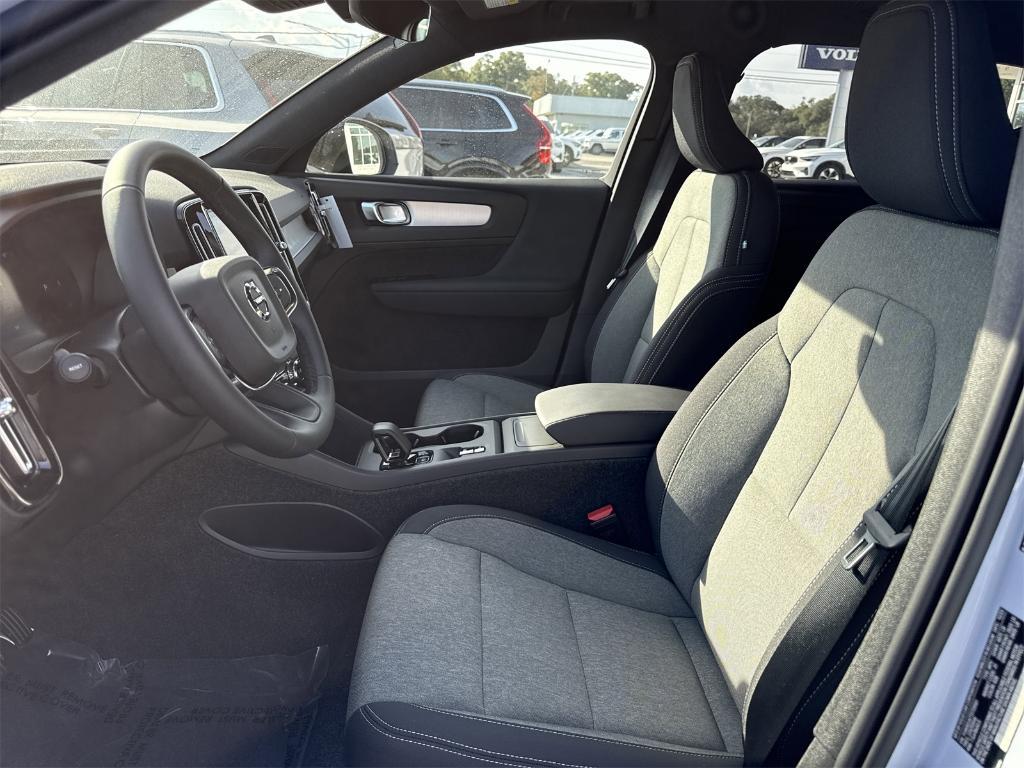 new 2026 Volvo XC40 car, priced at $41,625
