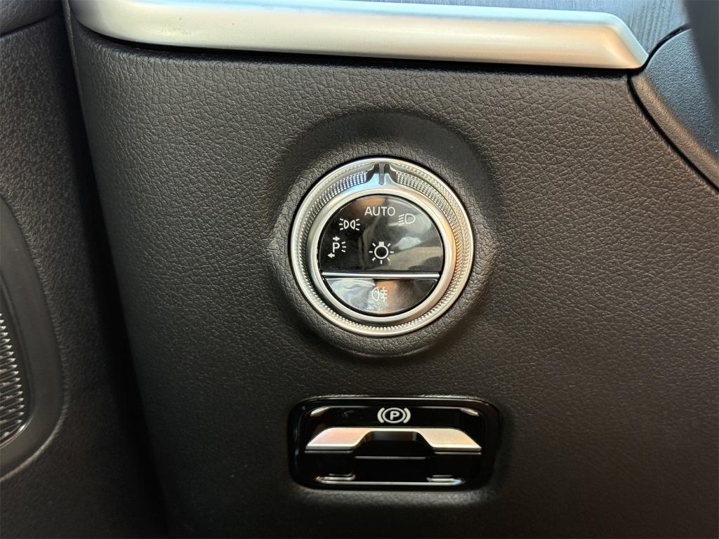 new 2025 Mercedes-Benz C-Class car