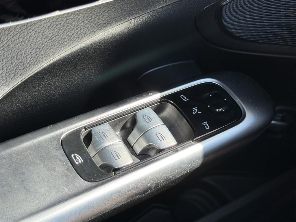 new 2025 Mercedes-Benz C-Class car