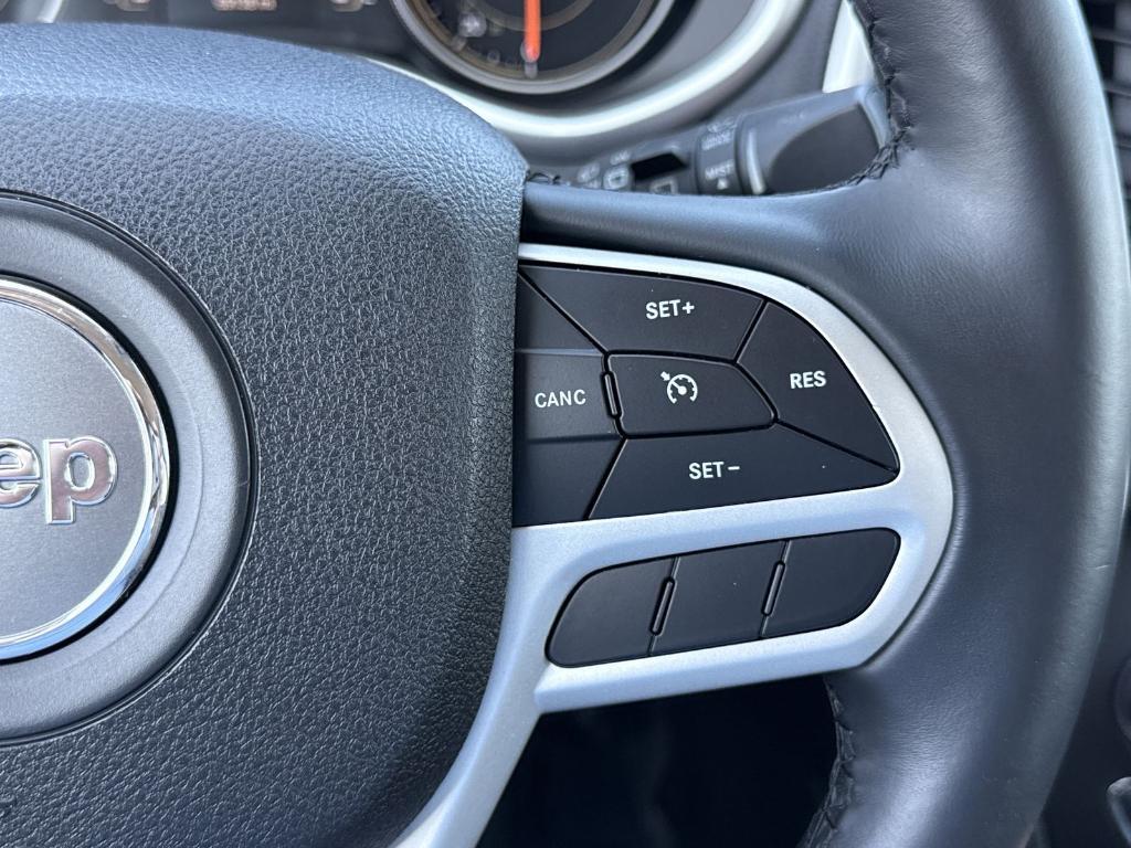 used 2018 Jeep Cherokee car, priced at $15,491