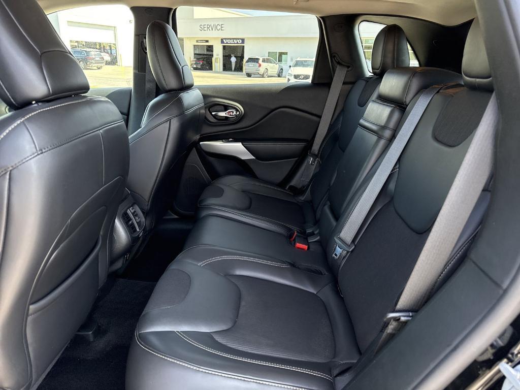 used 2018 Jeep Cherokee car, priced at $15,491