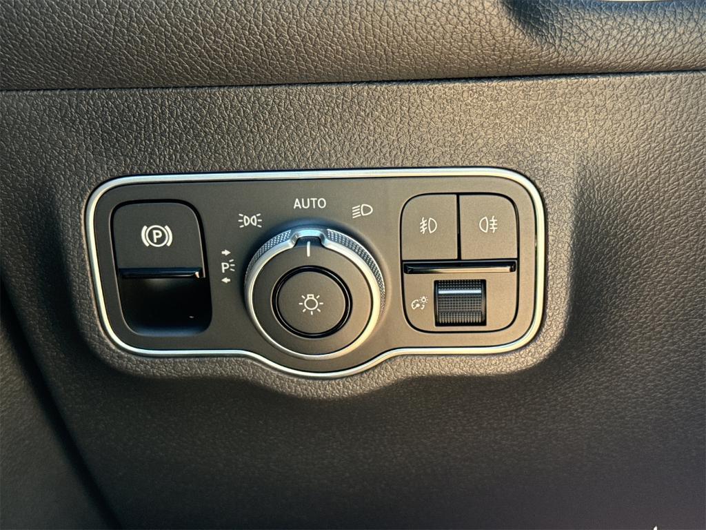 new 2026 Mercedes-Benz GLB 250 car, priced at $49,815