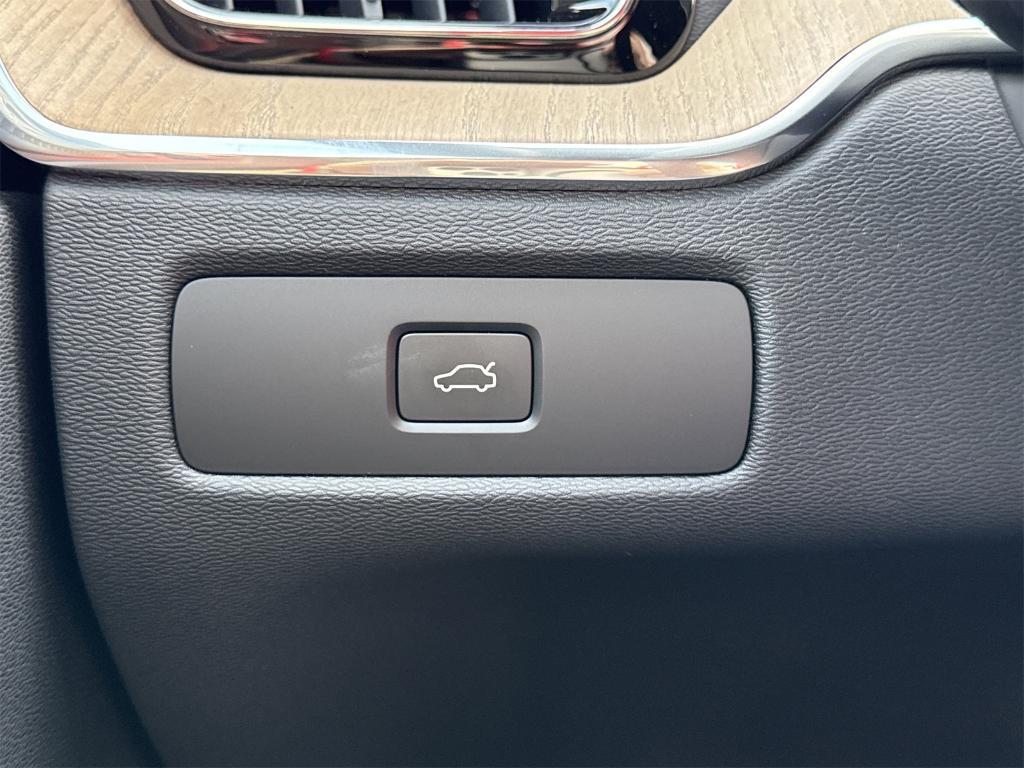 new 2026 Volvo XC60 car, priced at $58,785