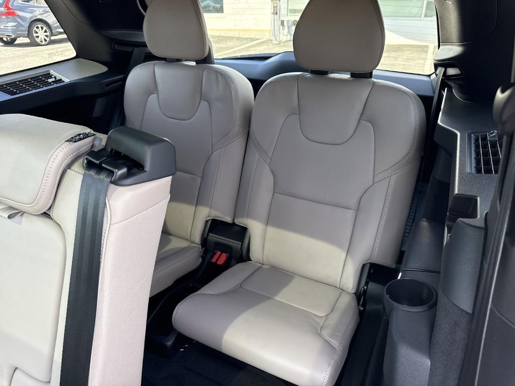 new 2026 Volvo XC90 car, priced at $75,270