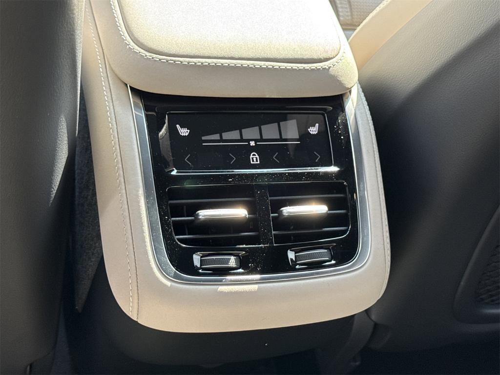 new 2026 Volvo XC90 car, priced at $77,375