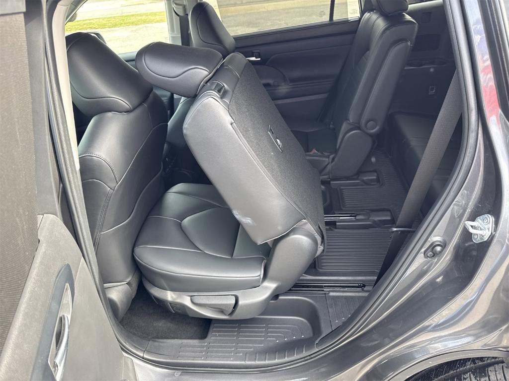 used 2023 Toyota Highlander car, priced at $36,192