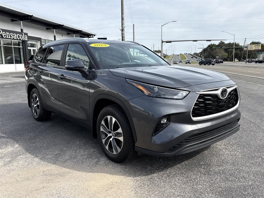 used 2023 Toyota Highlander car, priced at $36,192