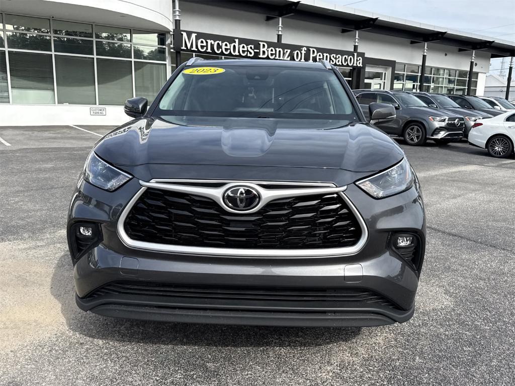 used 2023 Toyota Highlander car, priced at $36,192