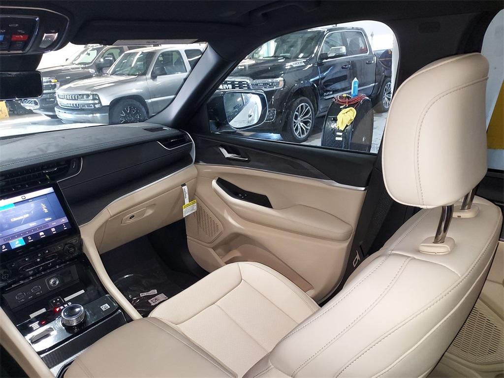 new 2025 Jeep Grand Cherokee L car, priced at $51,947