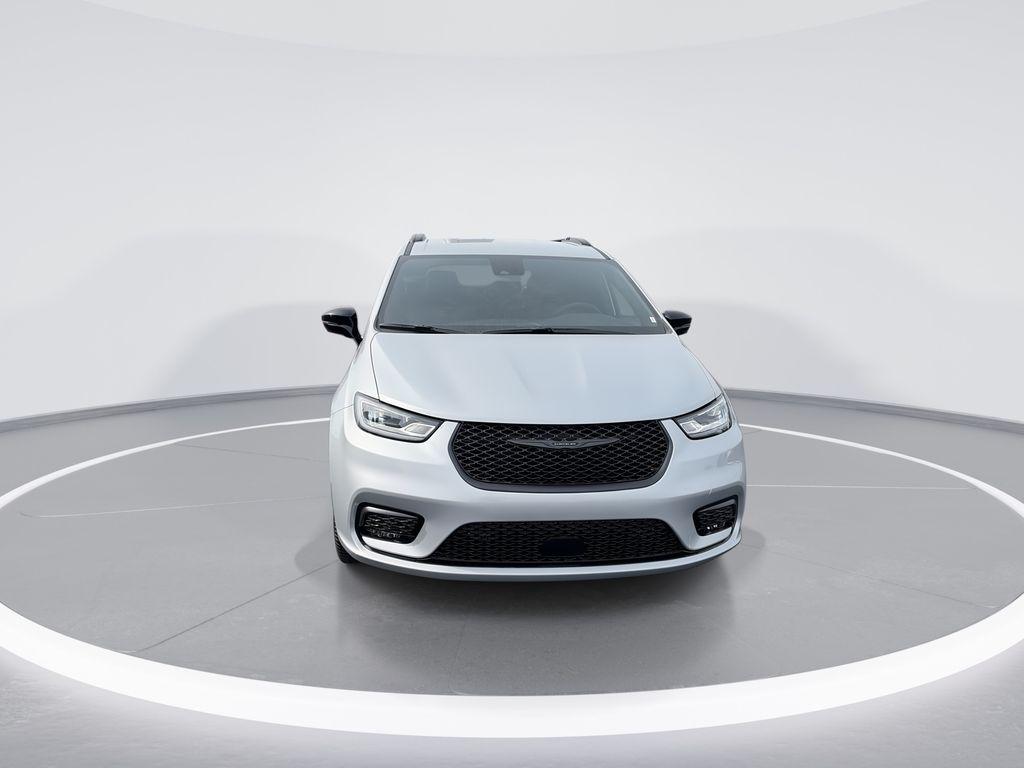new 2026 Chrysler Pacifica car, priced at $48,044