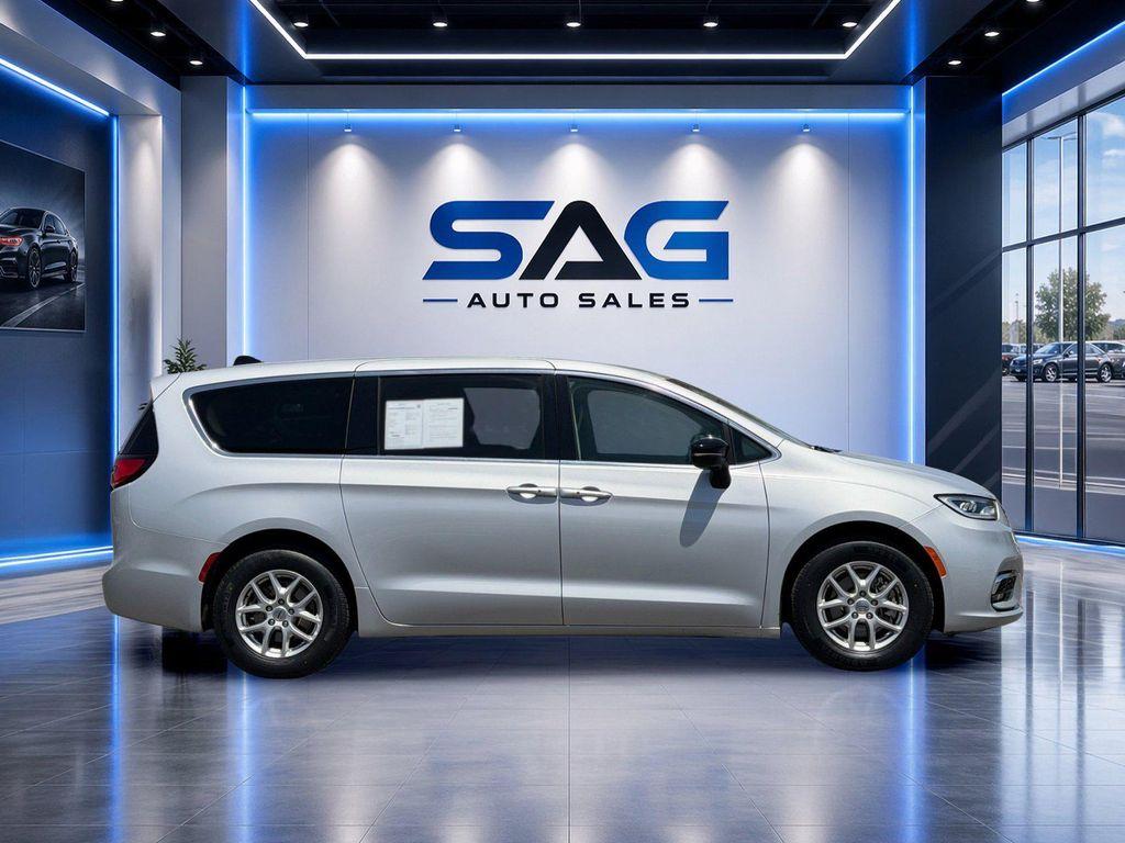 used 2024 Chrysler Pacifica car, priced at $23,598