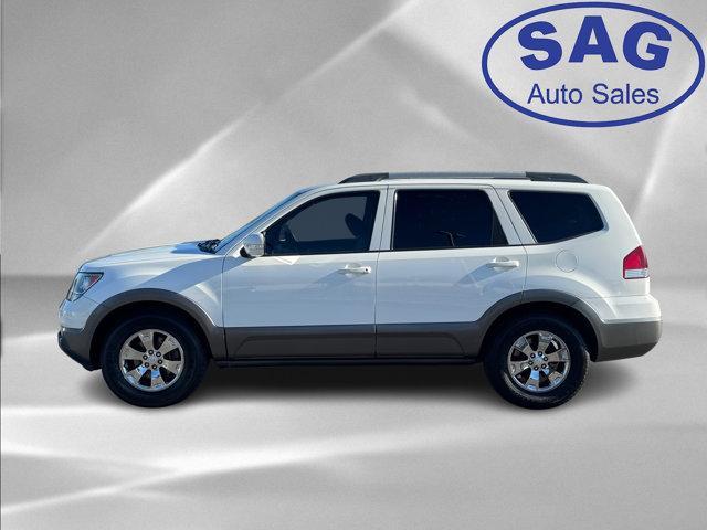 used 2009 Kia Borrego car, priced at $5,999