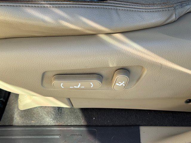 used 2009 Kia Borrego car, priced at $5,999