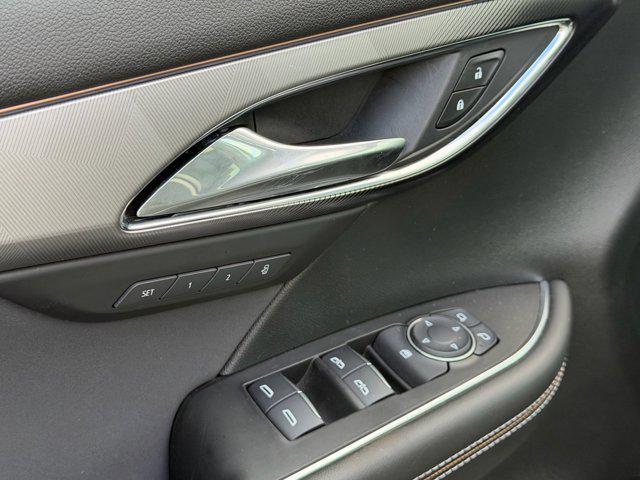 used 2025 Buick Envision car, priced at $28,999