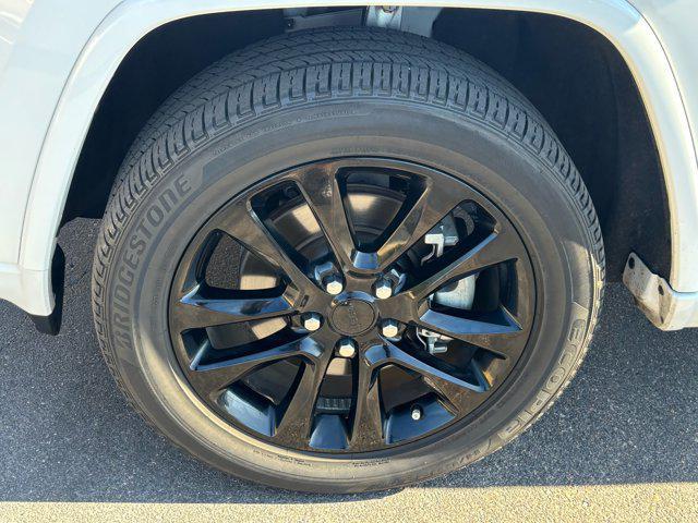 used 2022 Jeep Grand Cherokee car, priced at $24,999