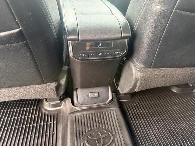 used 2023 Toyota Highlander car, priced at $27,999