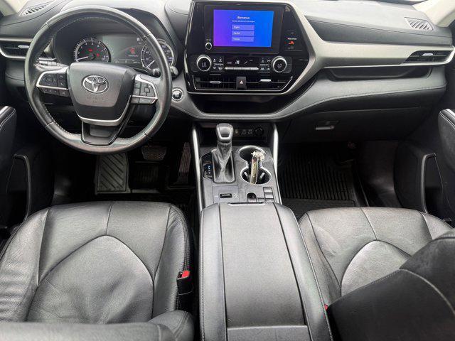 used 2023 Toyota Highlander car, priced at $27,999