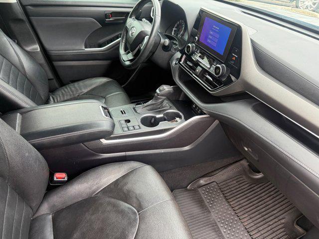 used 2023 Toyota Highlander car, priced at $27,999