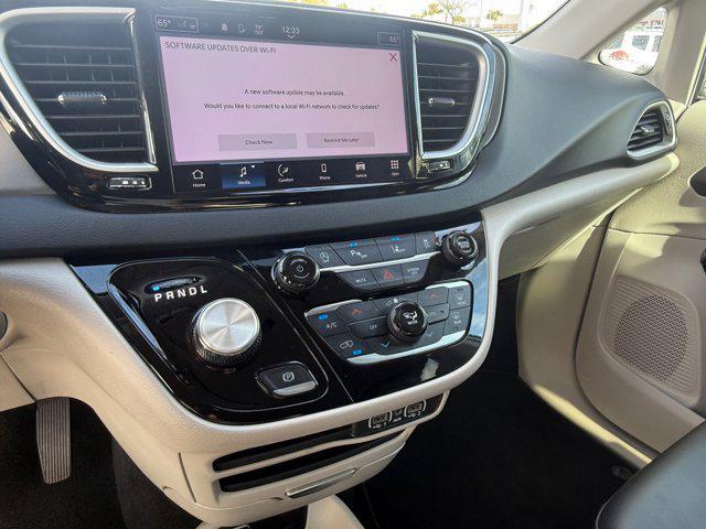 used 2024 Chrysler Pacifica car, priced at $25,999