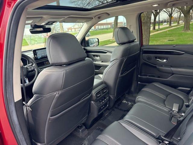 used 2025 Honda Pilot car, priced at $46,478