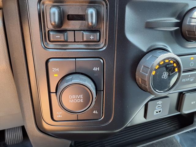 new 2025 Ford F-250 car, priced at $73,220