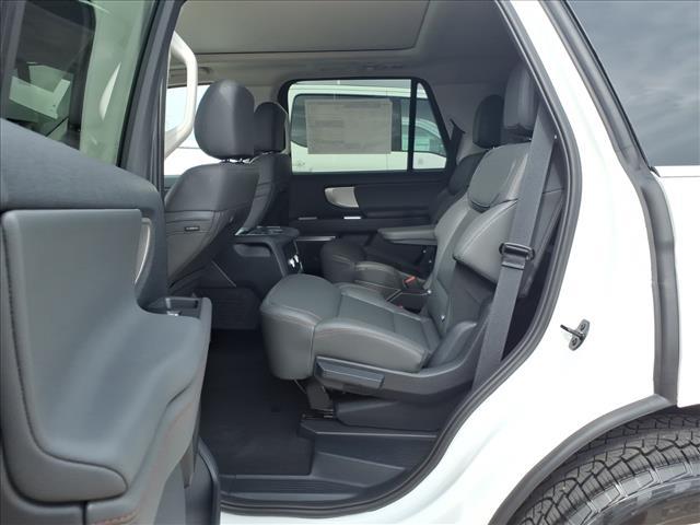 new 2025 Ford Expedition car, priced at $73,585