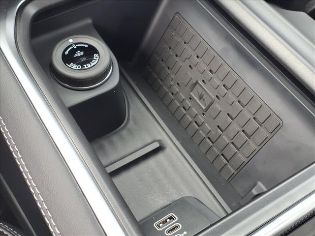 new 2025 Ford Expedition car, priced at $85,230