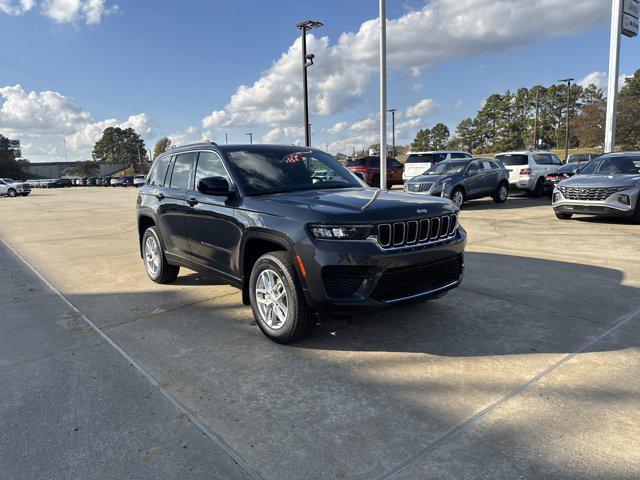 new 2025 Jeep Grand Cherokee car, priced at $40,800