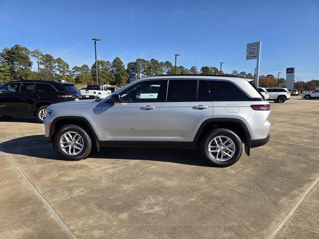 new 2025 Jeep Grand Cherokee car, priced at $40,800